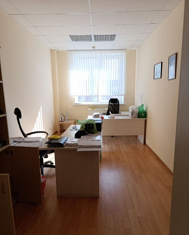 офис г Тольятти р-н Автозаводский ул Маршала Жукова 35 фото 1