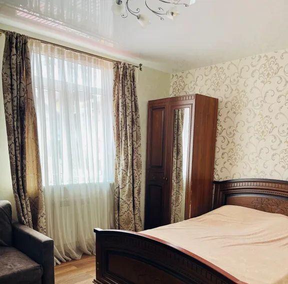 комната г Сочи р-н Адлерский ул Свердлова 16 фото 1