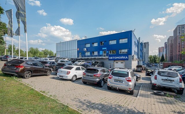 г Екатеринбург р-н Железнодорожный Машиностроителей пр-кт Космонавтов 11д фото