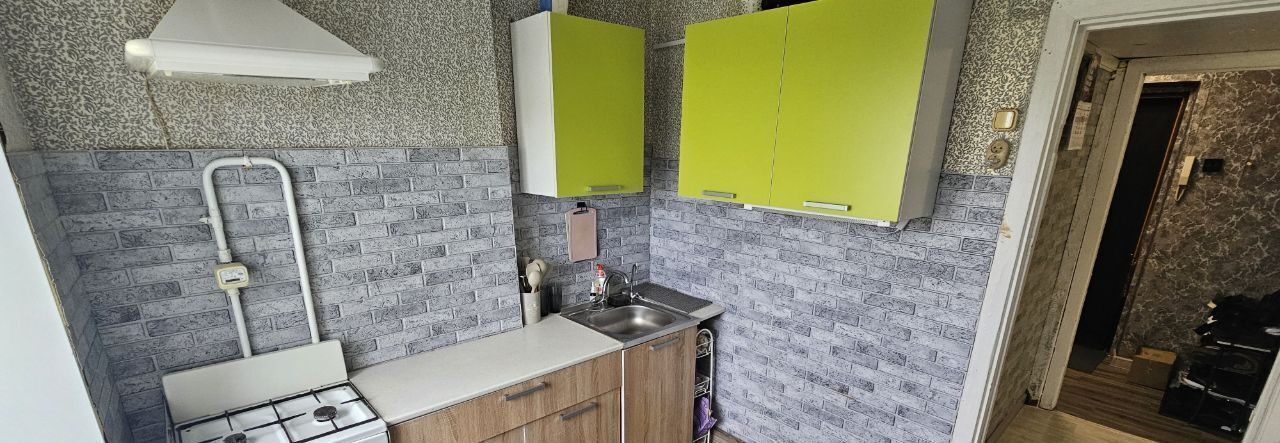 квартира г Омск р-н Кировский ул Менжинского 1в фото 7