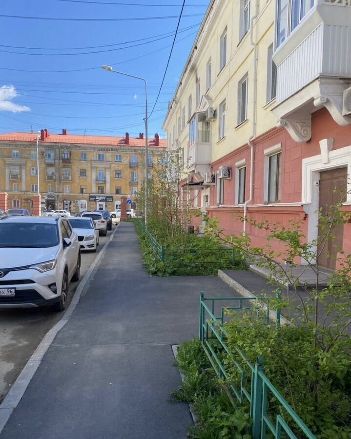 квартира г Нижний Тагил р-н Ленинский ул Октябрьской Революции 27 фото 12