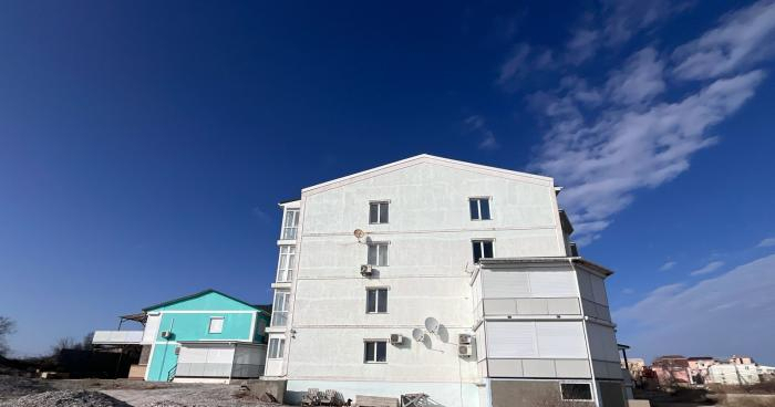 квартира г Евпатория пгт Мирный Хозяйственный корпус фото 1