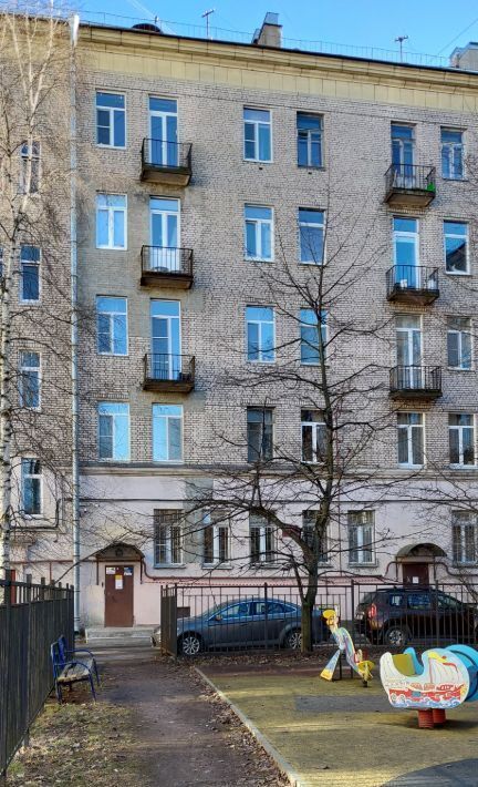 комната г Санкт-Петербург метро Елизаровская пр-кт Обуховской Обороны 39 округ Невская застава фото 1