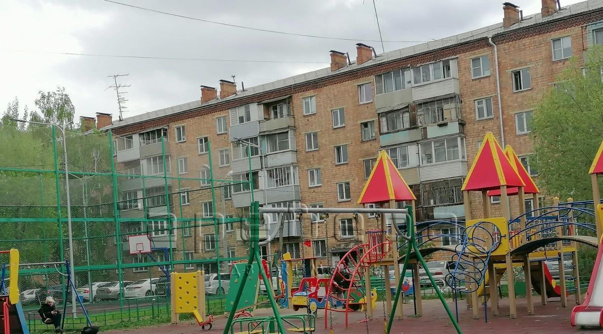 квартира г Красноярск р-н Свердловский ул Парашютная 74 фото 1