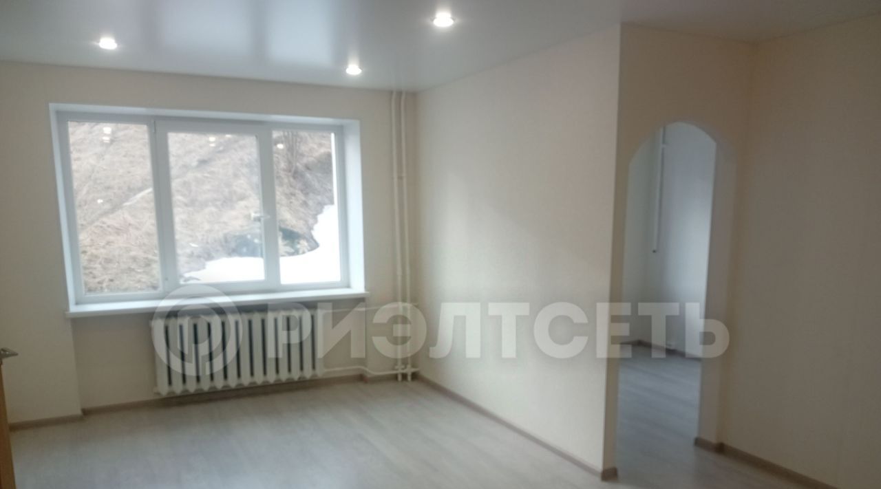 квартира г Мурманск р-н Октябрьский ул Полухина 14б фото 2