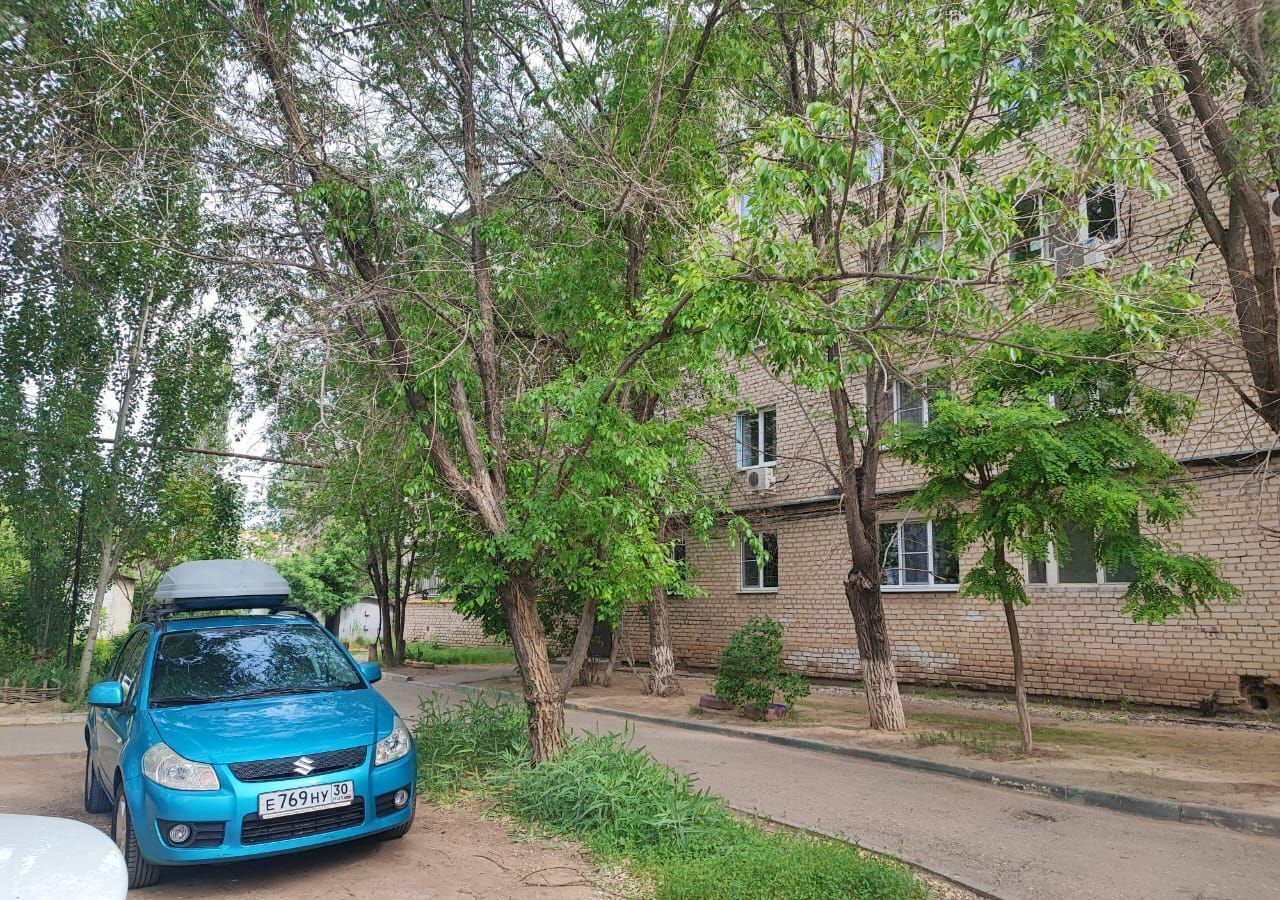комната г Астрахань р-н Кировский б-р Победы 54к/3 фото 1