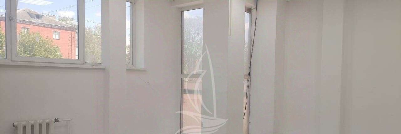 торговое помещение г Первоуральск ул Ватутина 81 фото 1
