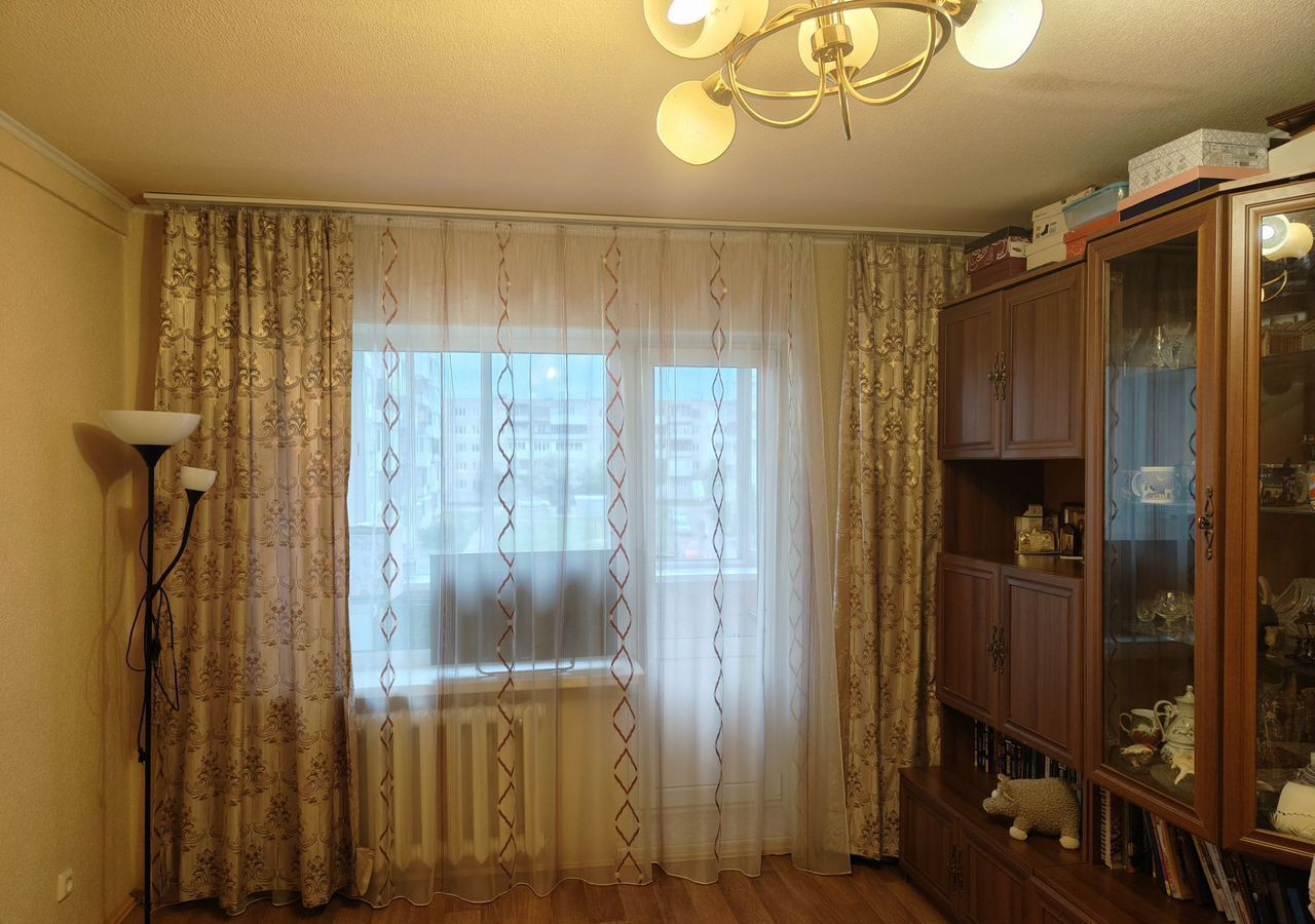квартира г Каменск-Уральский ул Крылова 15 мкр-н Октябрьский фото 1