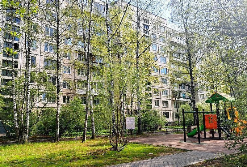 квартира г Санкт-Петербург метро Академическая р-н Пискарёвка ул Карпинского 11к/1 фото 1