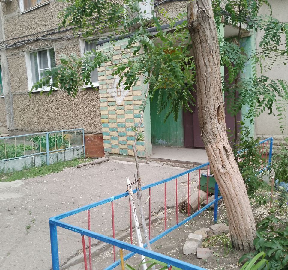 квартира г Астрахань р-н Ленинский ул 1-я Железнодорожная 32 фото 2