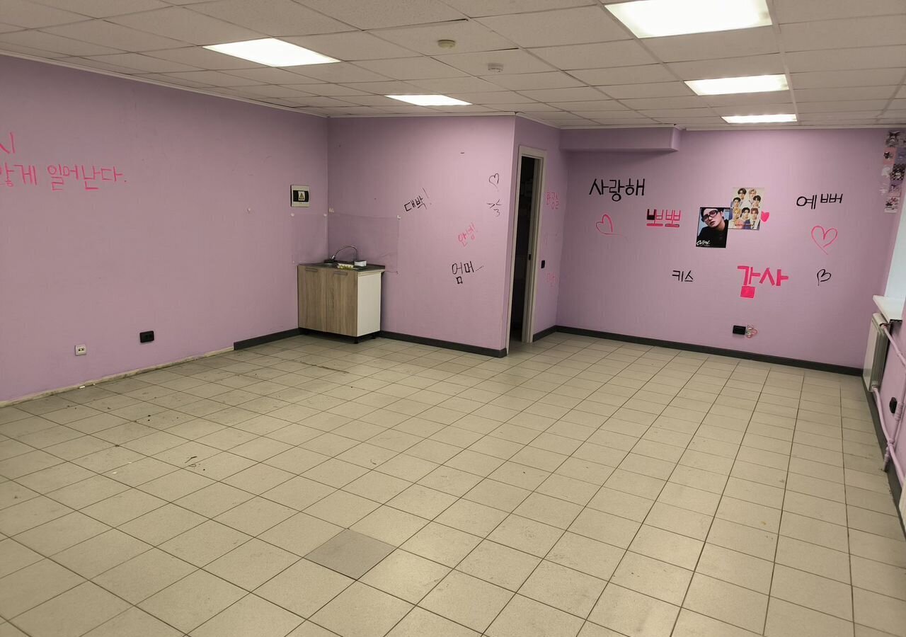 торговое помещение г Тольятти р-н Центральный ул Мира 61 фото 2