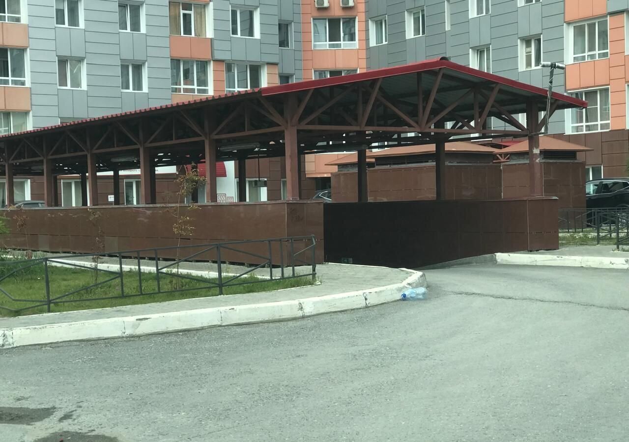 машиноместо г Нижневартовск ул Ленина 46 Тюменская обл. фото 1