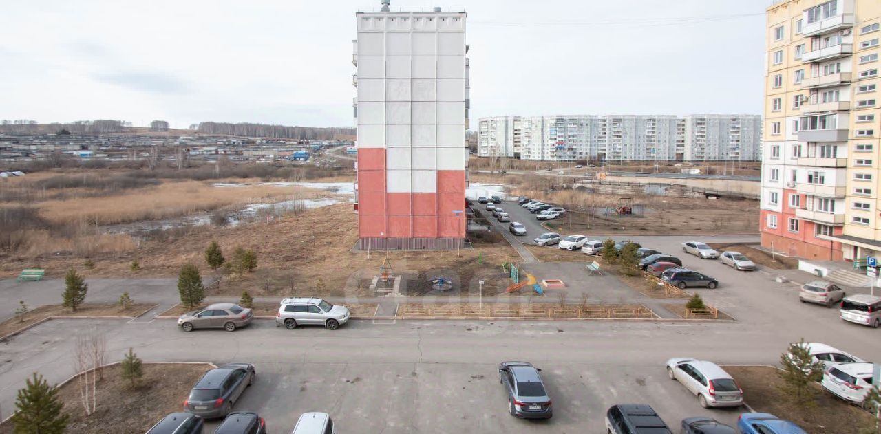квартира г Новокузнецк р-н Новоильинский пр-кт Авиаторов 25 фото 3