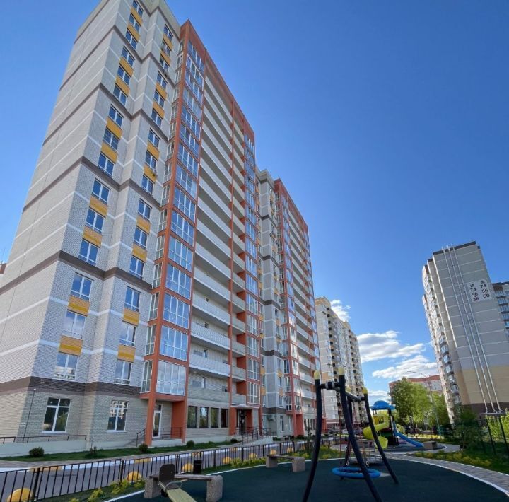 квартира г Брянск р-н Советский ул Горбатова 45 фото 1
