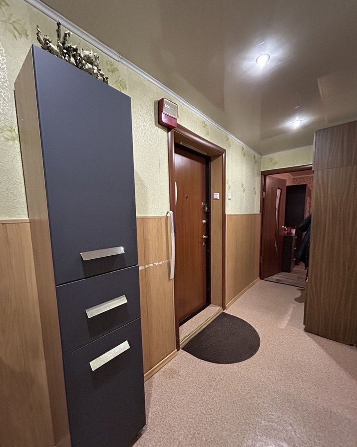 квартира г Тольятти р-н Автозаводский 10-й квартал б-р Луначарского 6 фото 1