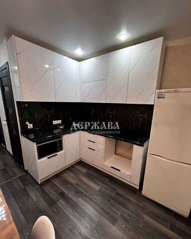 квартира мкр Юбилейный 4, Старый Оскол фото
