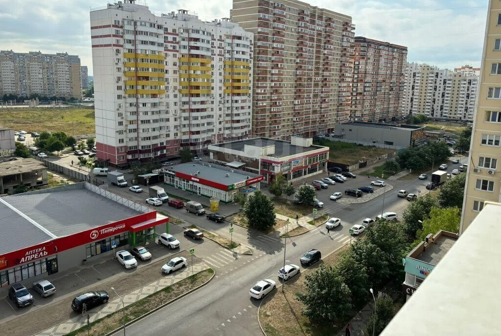 квартира г Краснодар пр-кт им. писателя Знаменского 10 фото 13