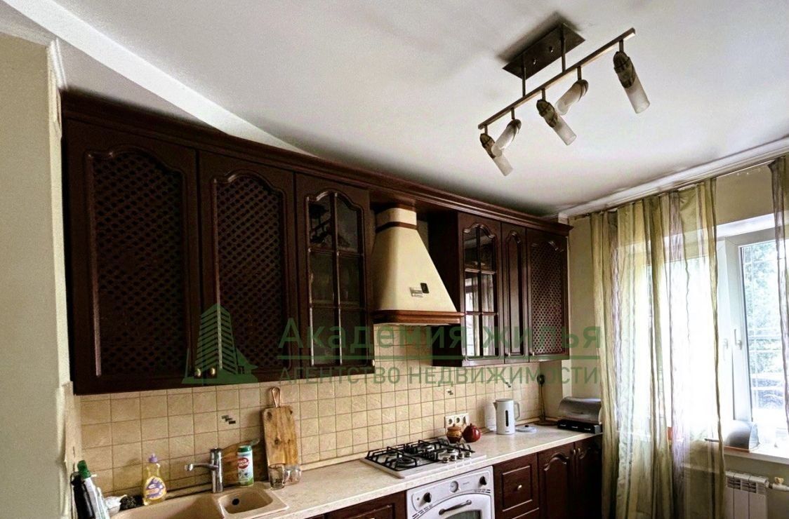 квартира г Саратов р-н Ленинский ул им Батавина П.Ф. 6 фото 1