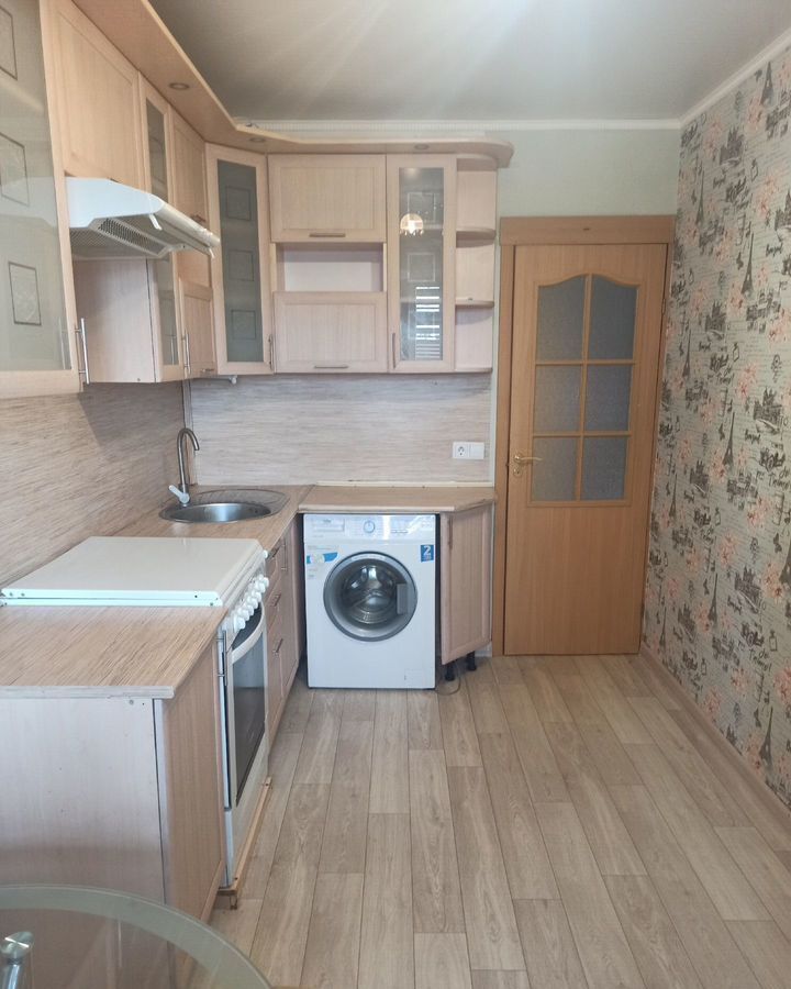 квартира г Тольятти р-н Автозаводский ул 70 лет Октября 37 фото 1