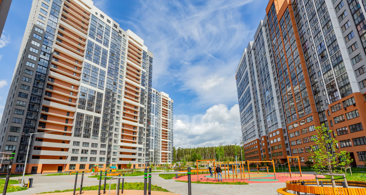 квартира г Екатеринбург р-н мкр Светлый Уктус м-н, 10 фото 1
