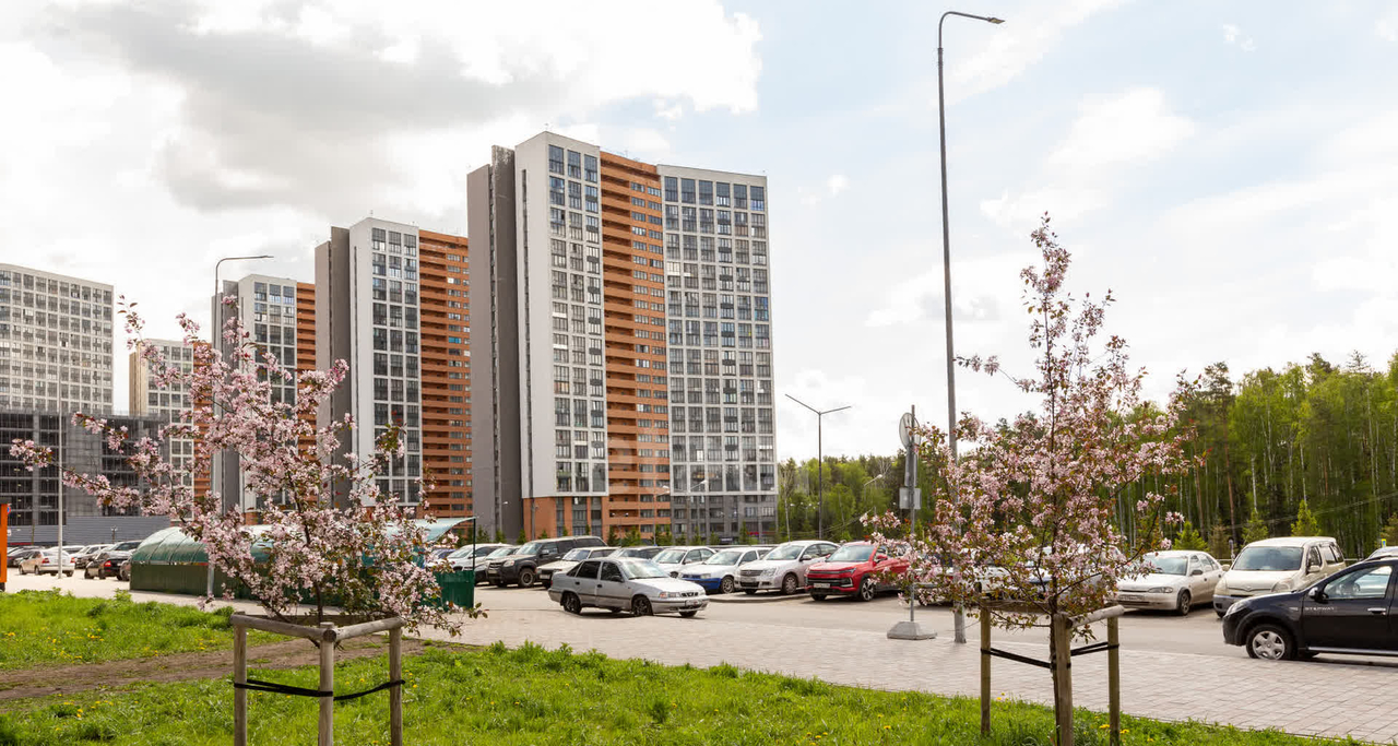 квартира г Екатеринбург р-н мкр Светлый Уктус м-н, 10 фото 2