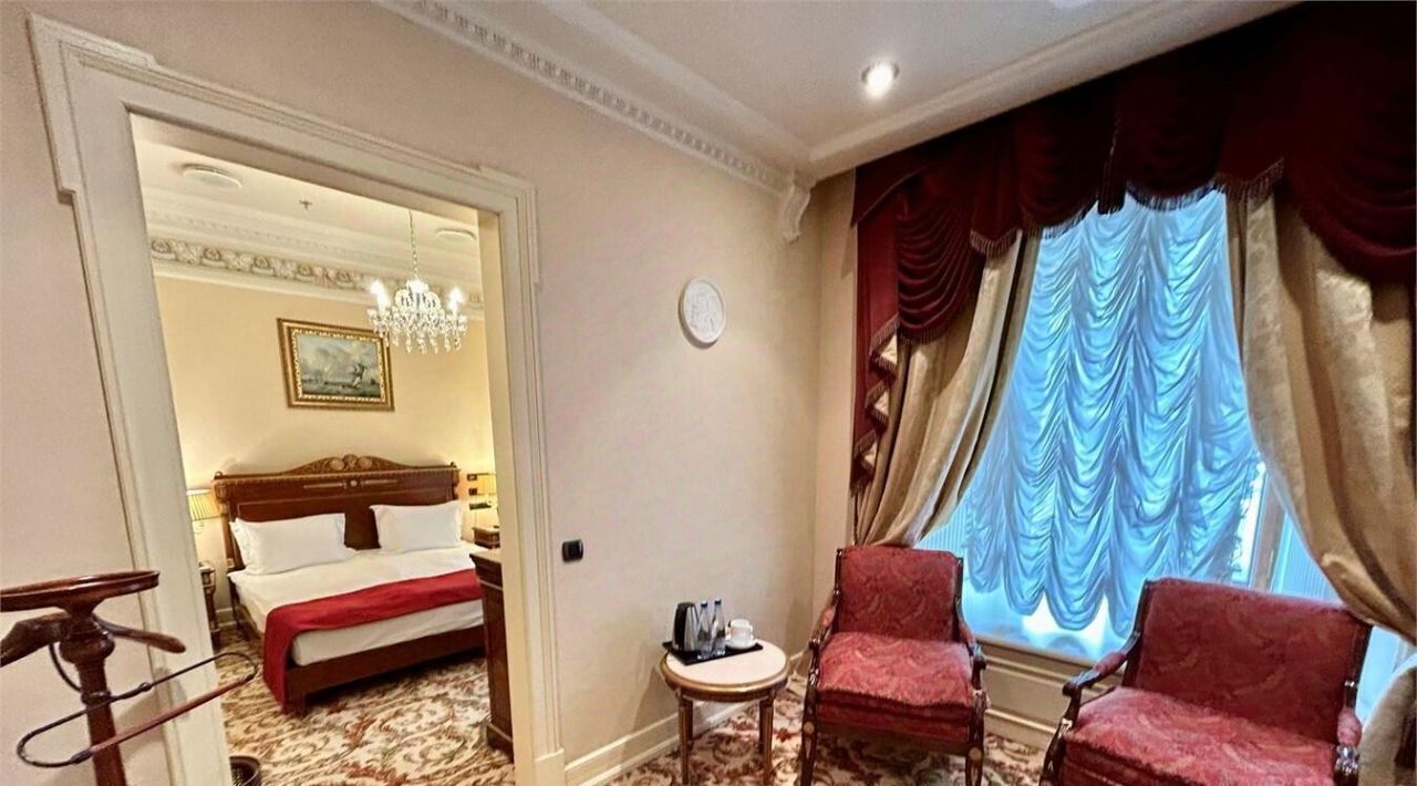 комната г Санкт-Петербург метро Адмиралтейская наб Реки Мойки 59 фото 3