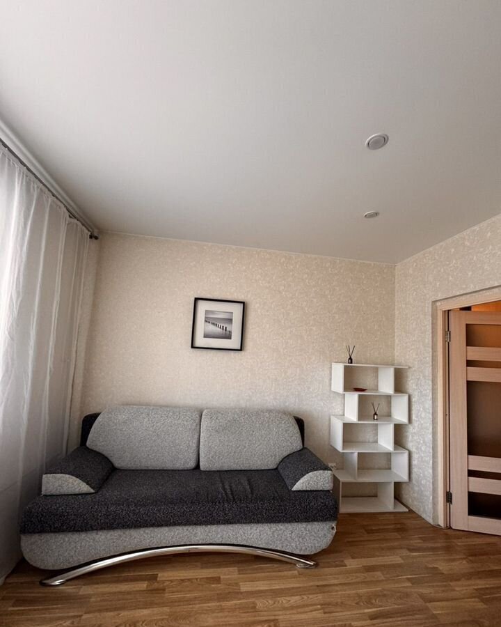 квартира г Тольятти р-н Автозаводский ул Фрунзе 8в фото 3