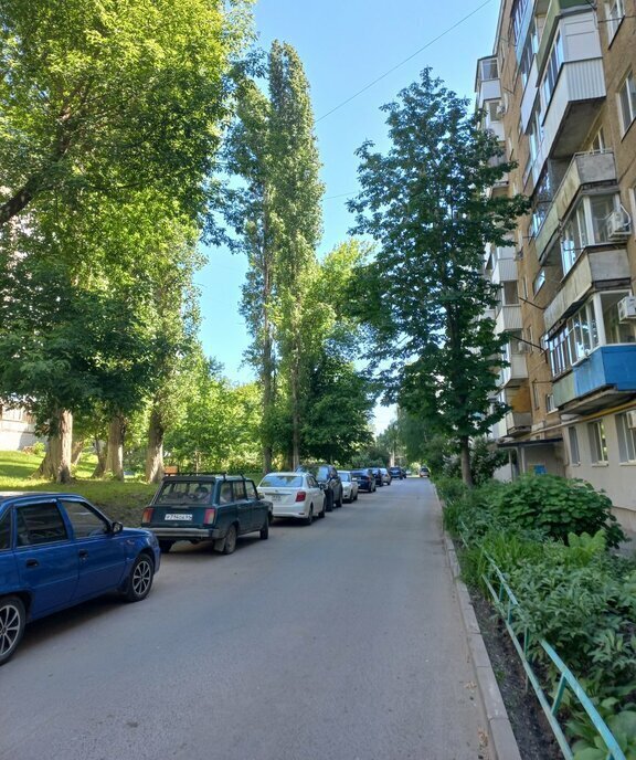 квартира г Саратов ул им Азина В.М. 21а фото 3