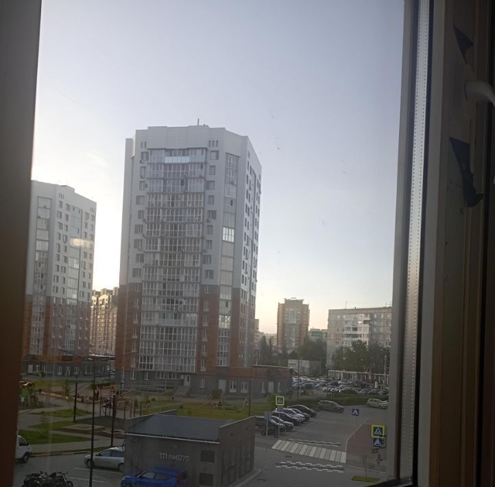 квартира г Омск р-н Кировский ул 70 лет Октября 3/5 фото 15