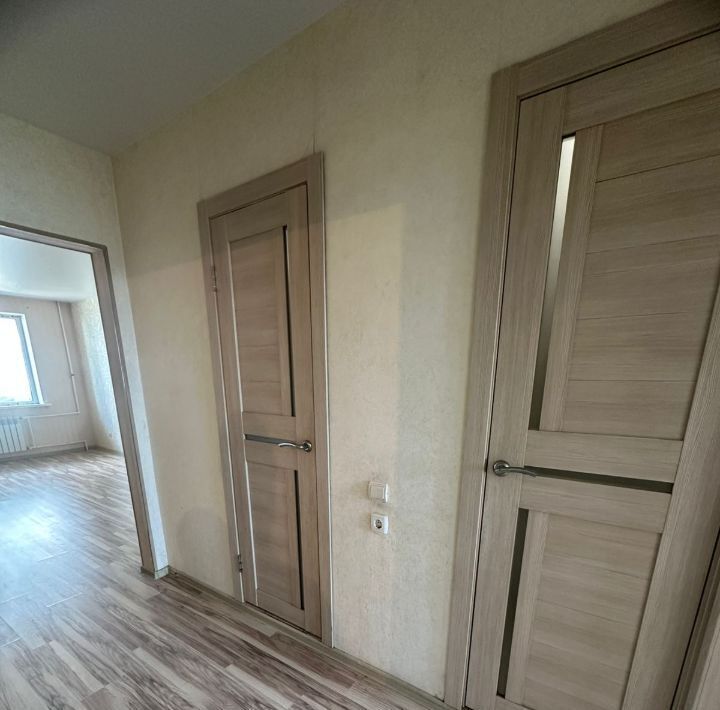 квартира г Саратов р-н Волжский ул им Исаева Н.В. 9а фото 6