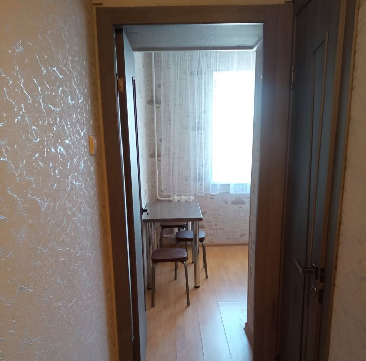 квартира г Омск р-н Центральный ул Багратиона 17а пос. Амурский фото 4