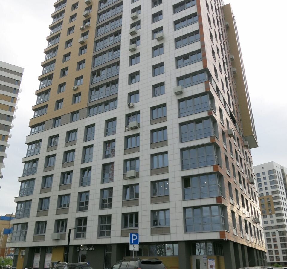 квартира г Омск р-н Кировский ул 70 лет Октября 3а фото 32