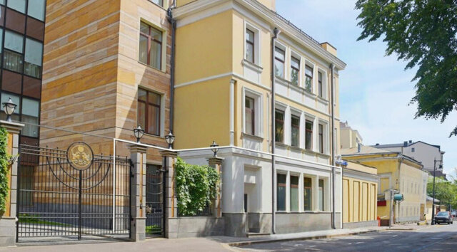 метро Парк культуры пер Еропкинский 16/23 фото