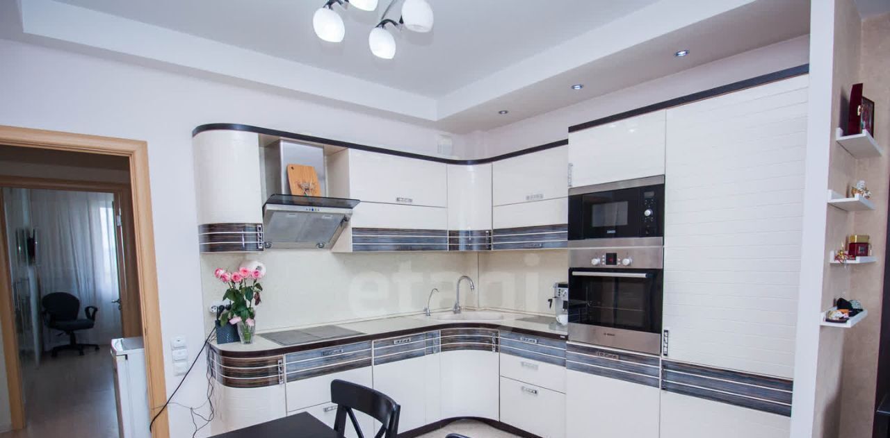 квартира г Южно-Сахалинск ул Есенина 4к/5 фото 3