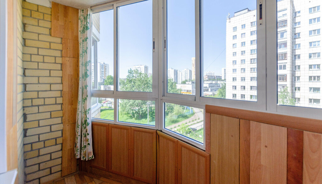 квартира г Екатеринбург р-н Железнодорожный Уральская Ангарская улица, 54Б фото 3