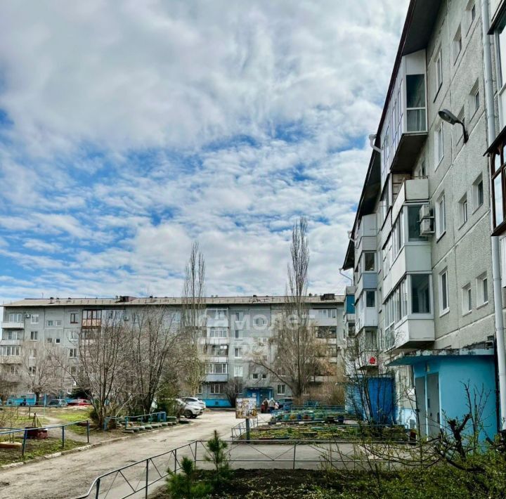 квартира г Омск р-н Кировский ул Дмитриева 13/8 фото 3