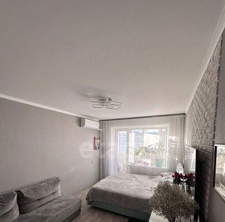 квартира г Тольятти р-н Автозаводский ул Тополиная 23 фото 2