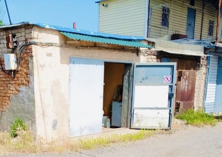 гараж г Астрахань р-н Ленинский тер ГСК Лебедия 3/90 фото 2