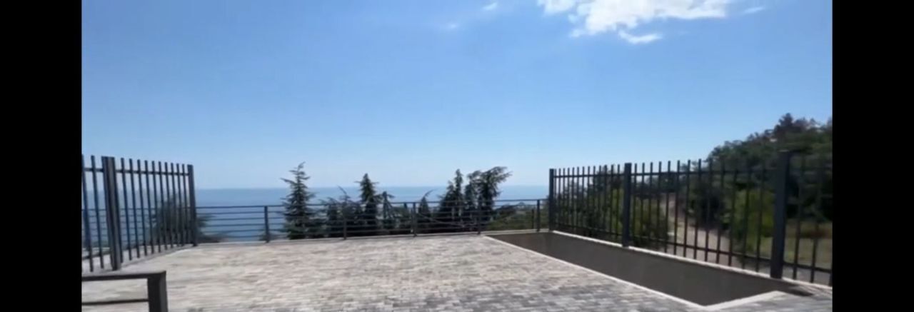 дом г Алушта п Семидворье мкр Лесной фото 19