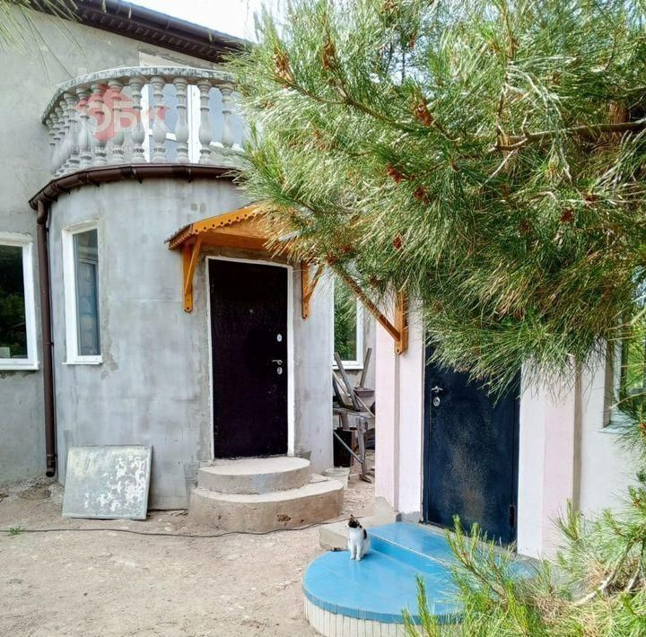дом г Евпатория пгт Новоозерное пл. Центральная фото 2