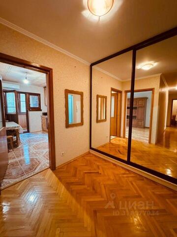 дом 215 микрорайон имени Жукова фото