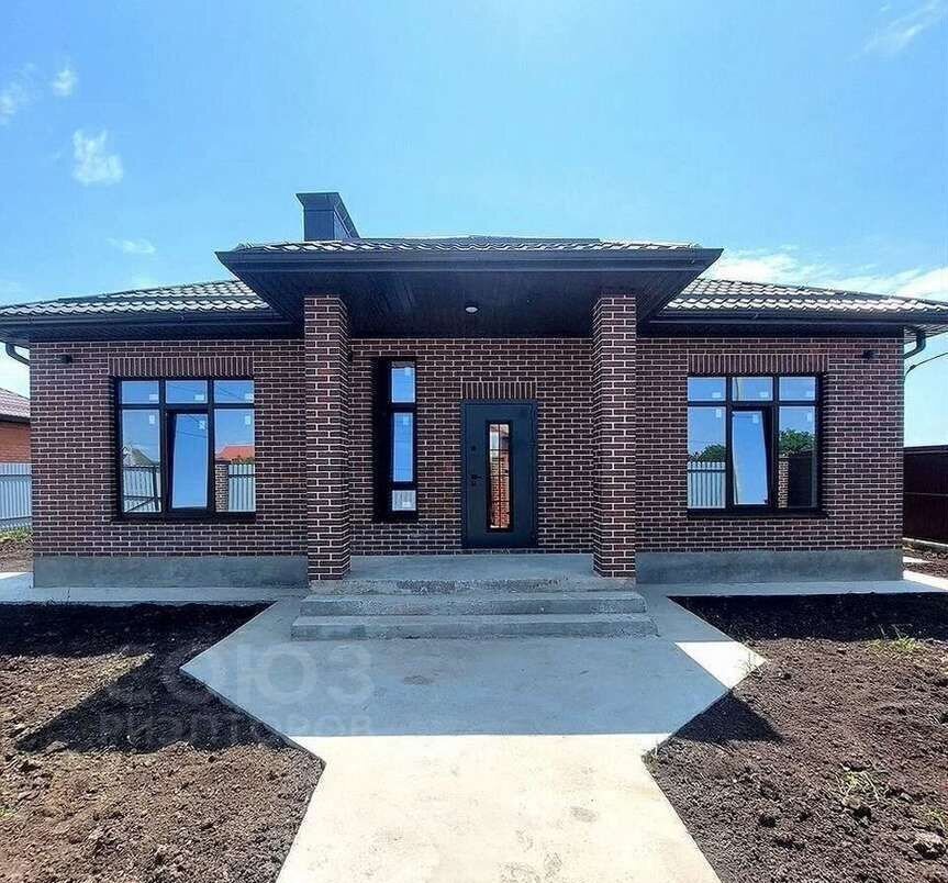 дом г Волгоград п Латошинка р-н Тракторозаводский ул Центральная фото 1