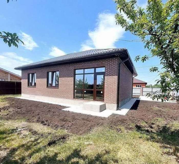 дом г Волгоград п Латошинка р-н Тракторозаводский ул Центральная фото 3