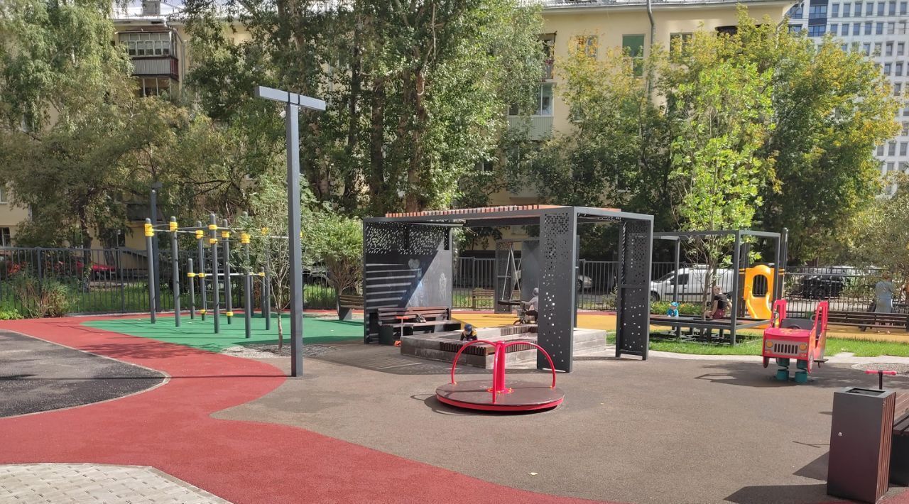 квартира г Екатеринбург Площадь 1905 года, ул. Библиотечная, 33 фото 4