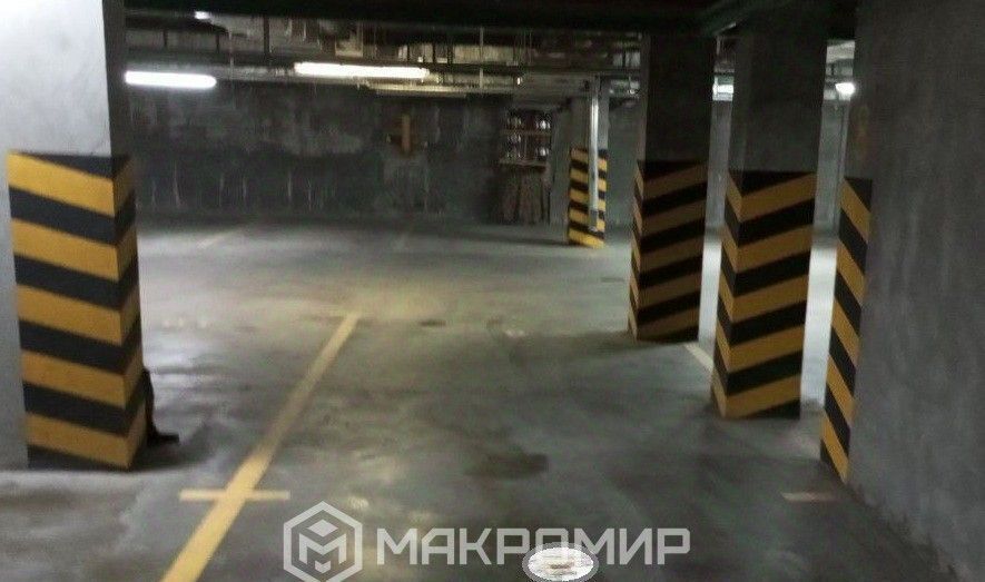 гараж г Сургут ул Мелик-Карамова 4 23А фото 2