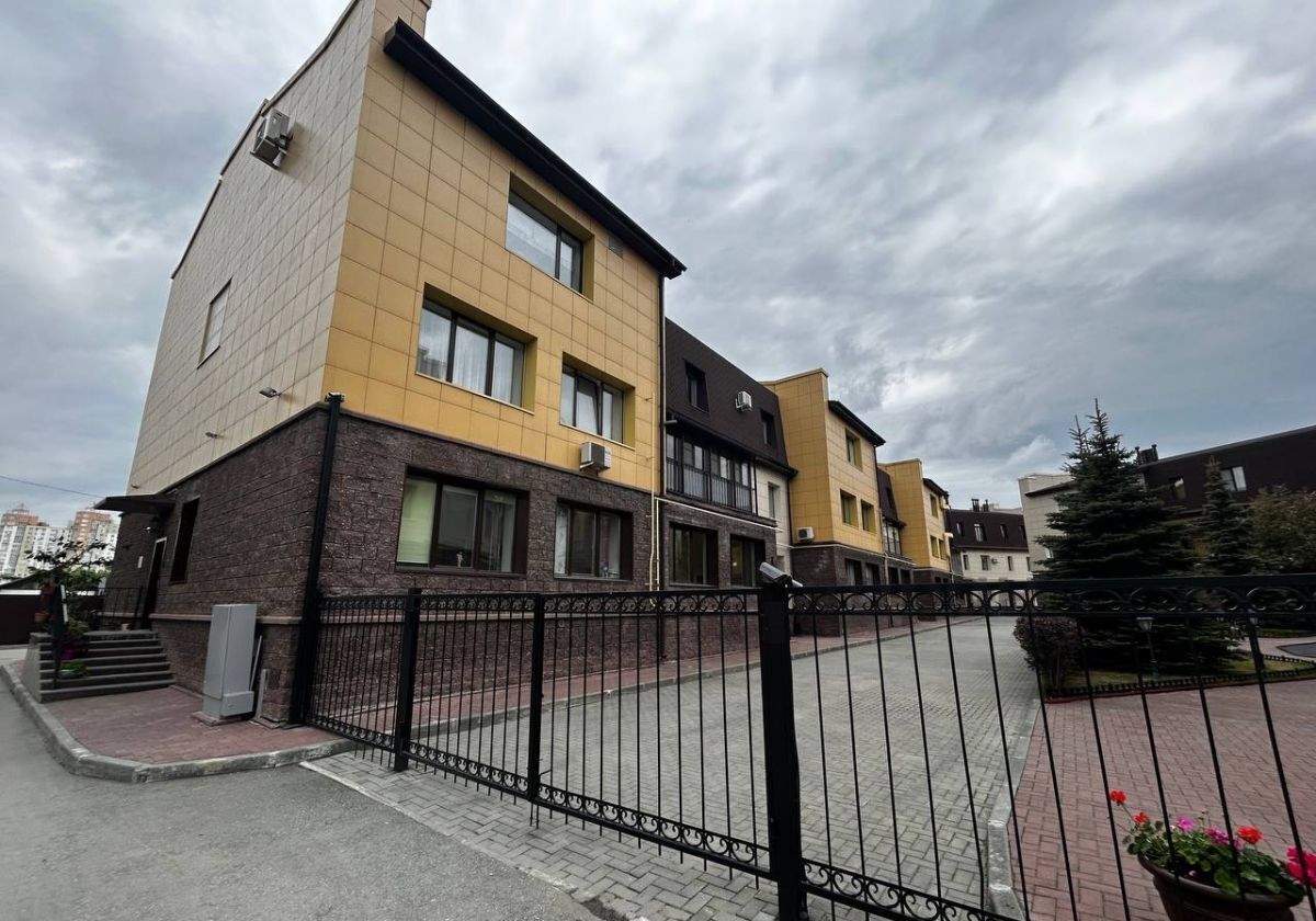 квартира г Челябинск р-н Калининский ул Тепличная 68 фото 1