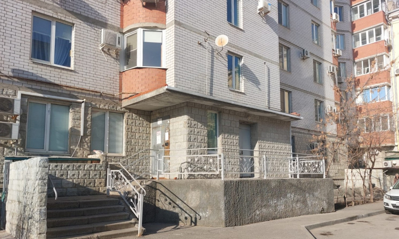 квартира г Волгоград р-н Ворошиловский ул Баррикадная 19а фото 1