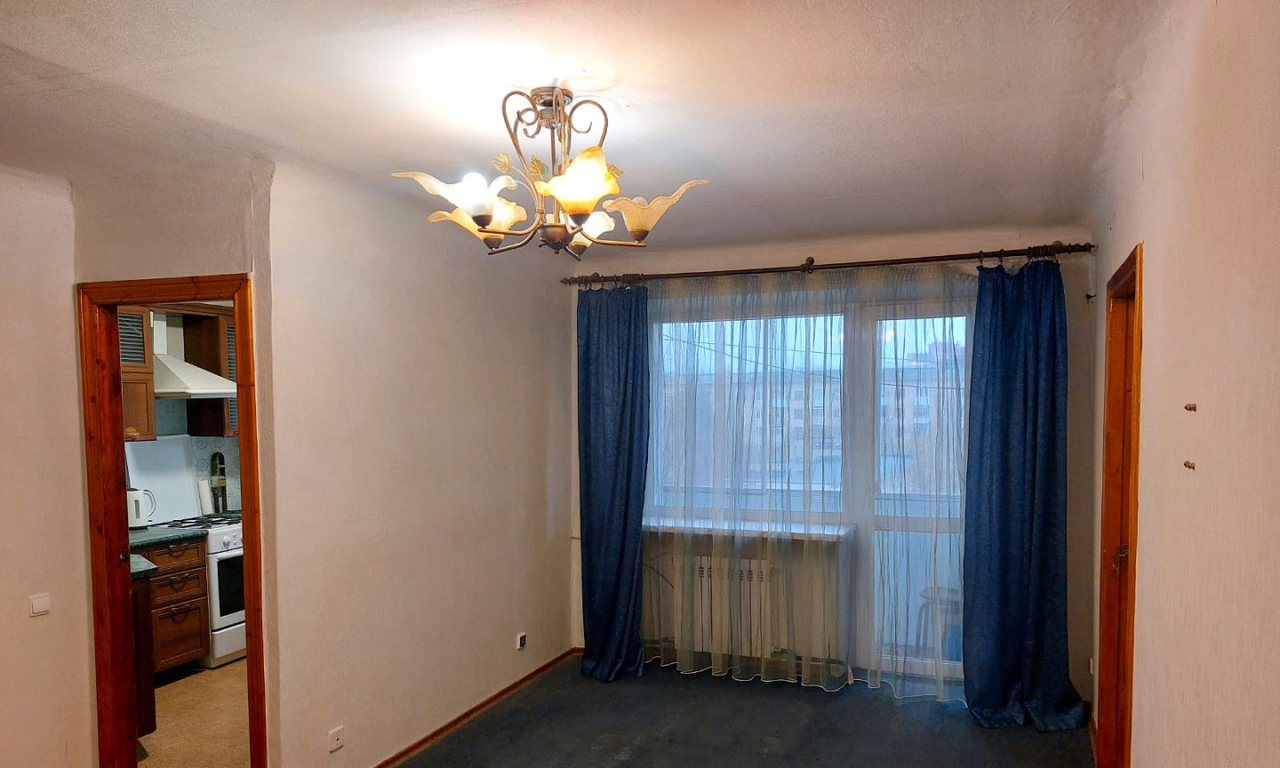 квартира г Волгоград р-н Ворошиловский ул им. Огарева 18 фото 1