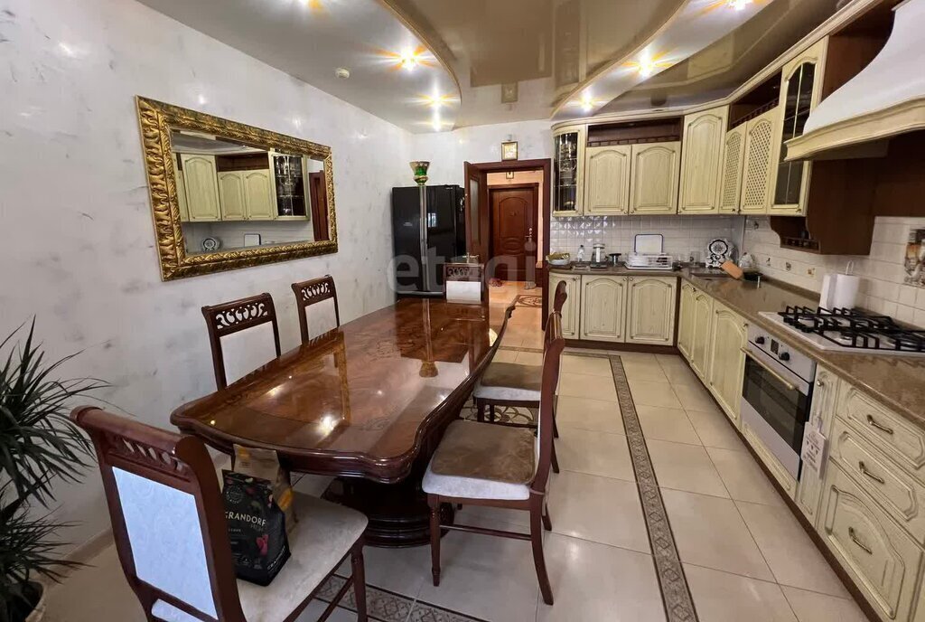 квартира г Астрахань р-н Кировский ул Бабефа 2 фото 4