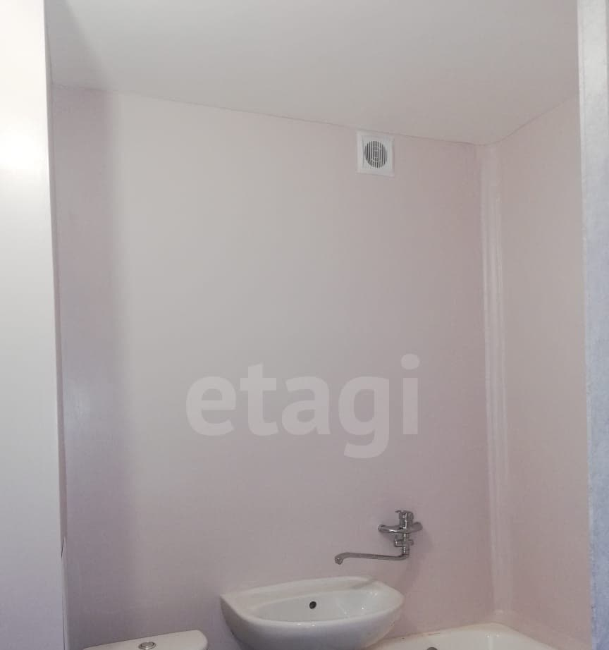 квартира г Омск п Чкаловский м-н, 75 Гвардейской бригады, 10 фото 5